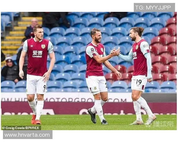 布莱顿与谢周三对决分析及比赛前瞻策略探讨